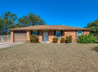 305 Apache Dr, Glenn Heights, TX 75154