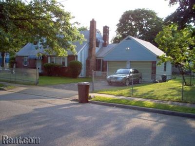 32 Park Pl, Roosevelt, NY, 11575