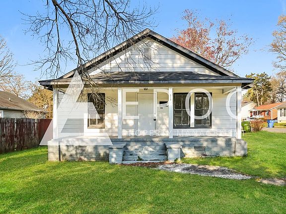 2nd image of 810 Oakley St