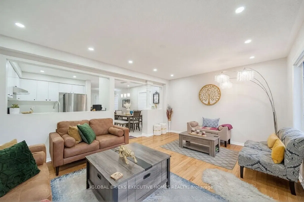 3 bed, $2,700 — Photo 2