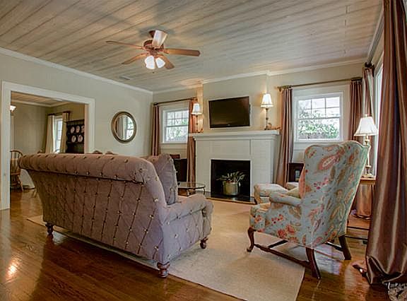 4th image of 1410 Clover Ln