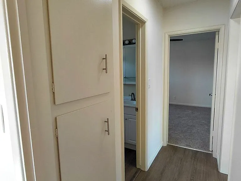 2620 Linden Ave #3 — Photo 6