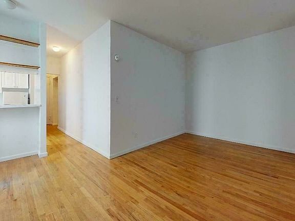 4th image of 1619 York Ave APT 2C