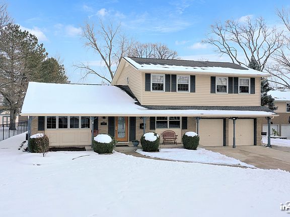 2nd image of 1329 E Sanborn Dr