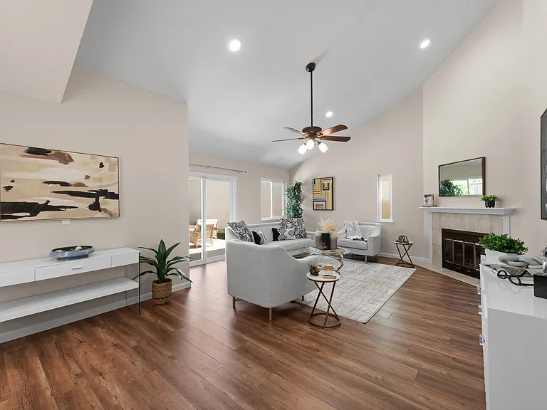 318 Lone Oak Dr — Photo 10