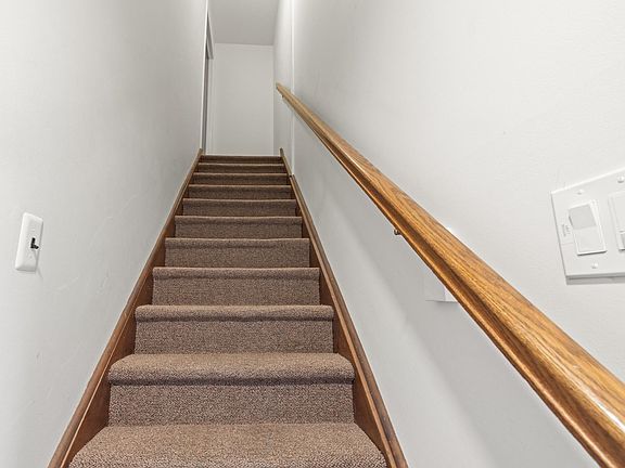 4th image of 2 Maitland Ave APT 10