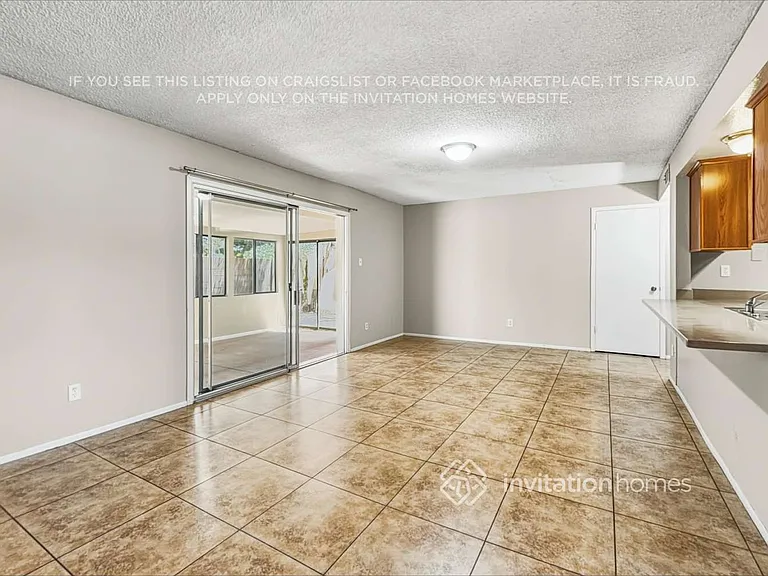 3520 W Banff Ln — Photo 3