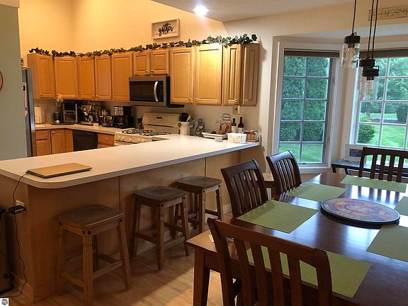 5th image of 6375 Singletree Ln #3