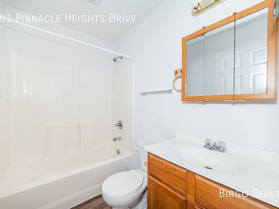 3rd image of 201 Pinnacle Heights Dr