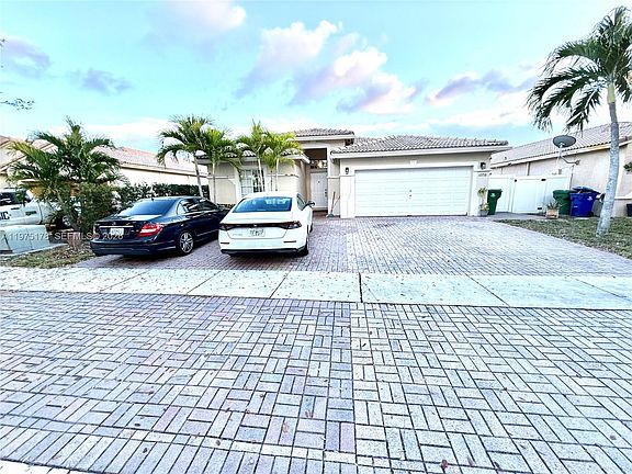 3rd image of 12718 SW 47th St