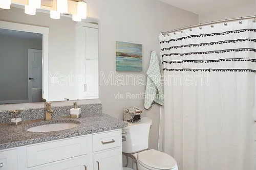 220 Potomac Dr #6 Photo 1