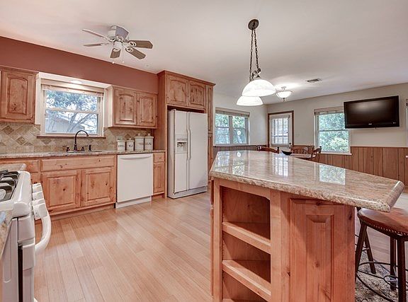 5th image of 424 Nimitz Cir
