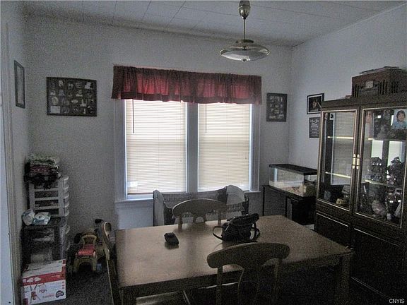 4th image of 174 Sherwood Ave