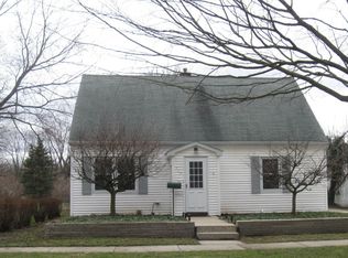 117 Lewis St, Saint Johns, MI 48879
