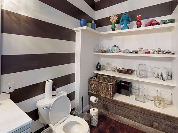 3rd image of 21 N Saginaw St APT 2A