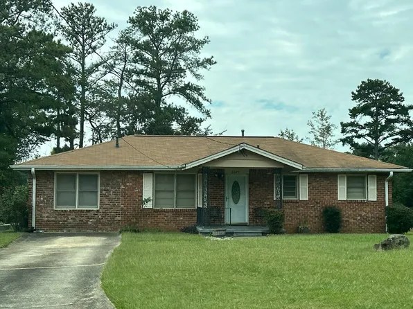 2649 Oak Cir, Ellenwood, GA 30294