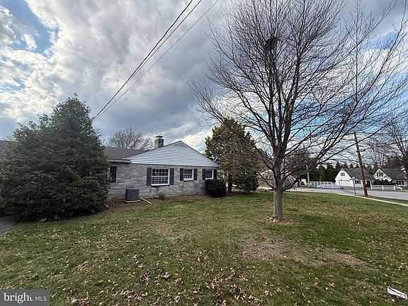 3rd image of 241 Clearview Rd