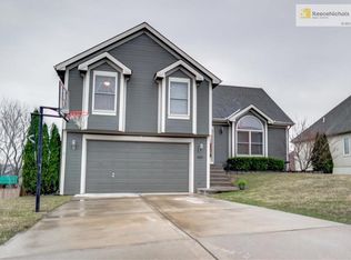 8227 NE 97th Ter, Kansas City, MO 64157