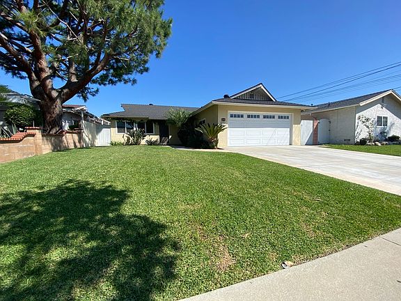 3rd image of 20520 Roseton Ave