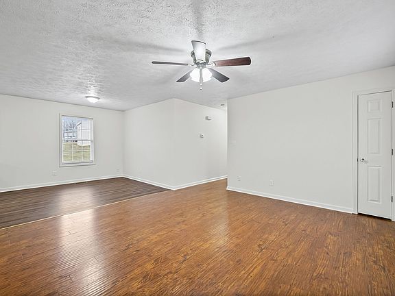 4th image of 101 Avalon Blvd