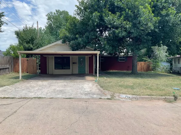 704 Arthur Dr, Midwest City, OK 73110