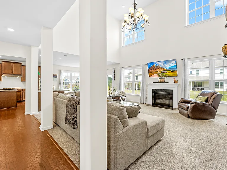 14917 Baldridge Dr — Photo 10