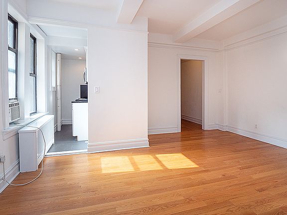 3rd image of 205 W 88th St APT 11E