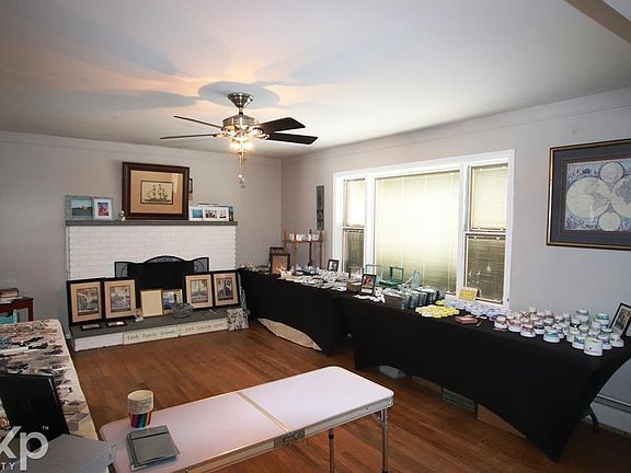 5th image of 60 Riverside Dr