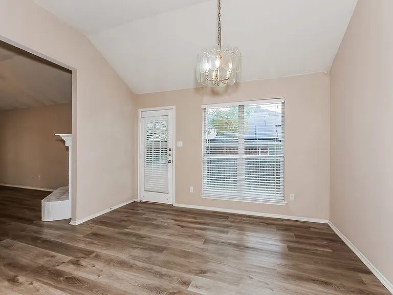 6101 Summerfield Dr — Photo 5