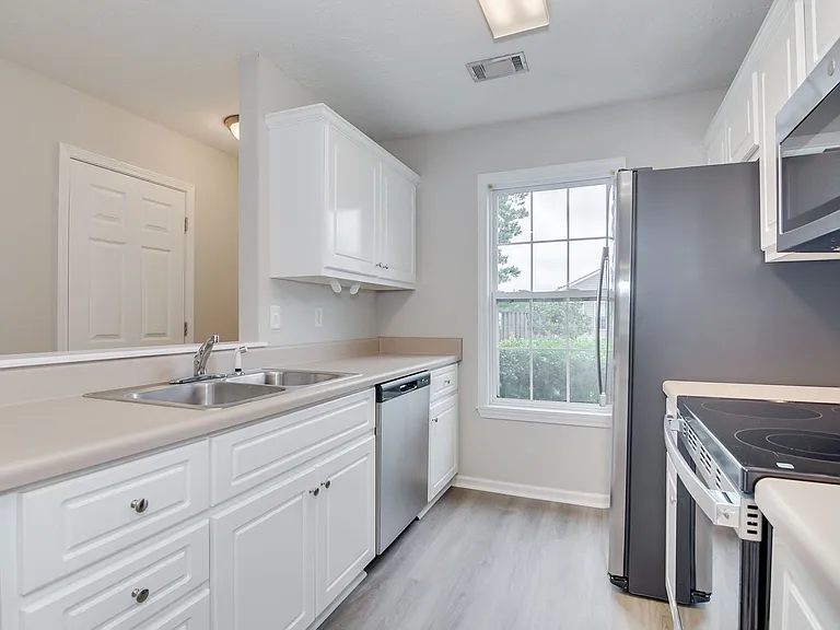 425 Long Needle Cir — Photo 8