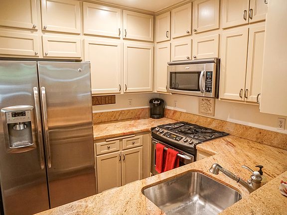 3rd image of 24107 Del Monte Dr Unit 19