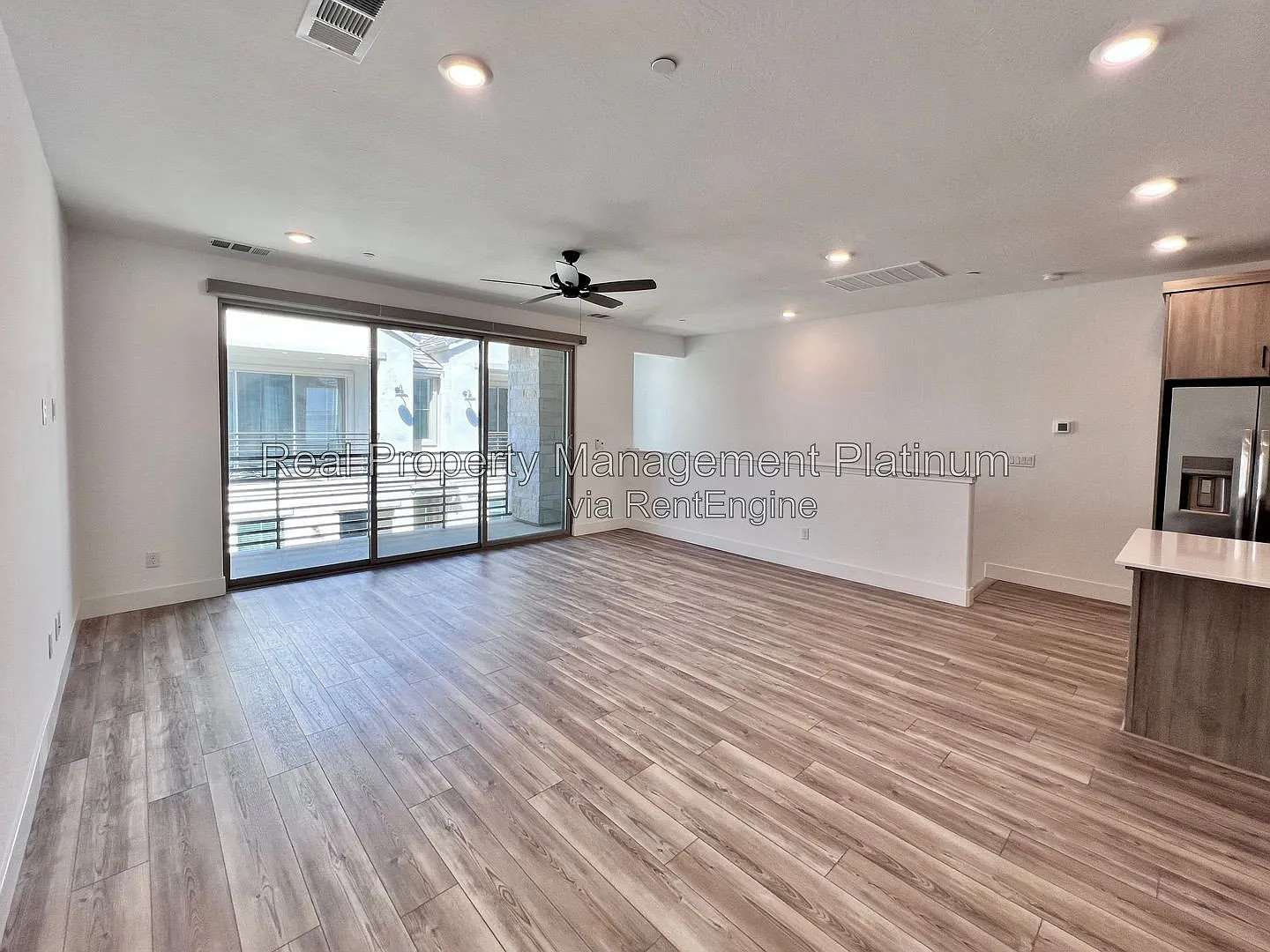 3 bed, 2.0 bath, 1383 sqft, $2,495 — Photo 3