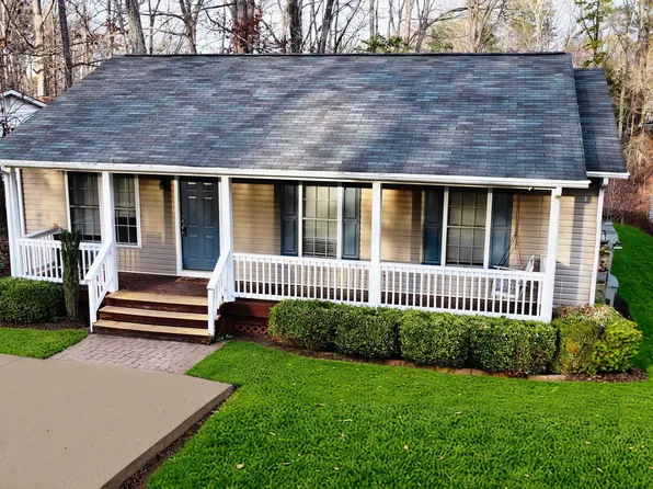 1004 Swan Ln, Ruther Glen, VA 22546