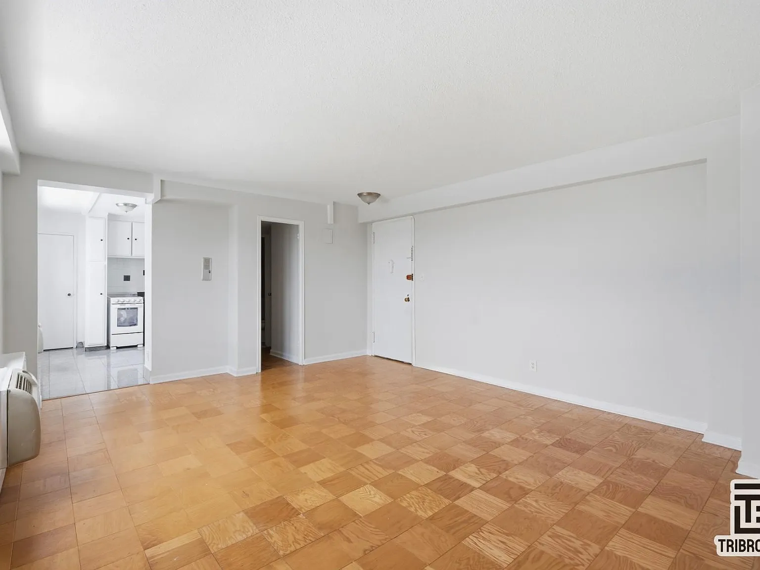 6545 Broadway — Photo 1