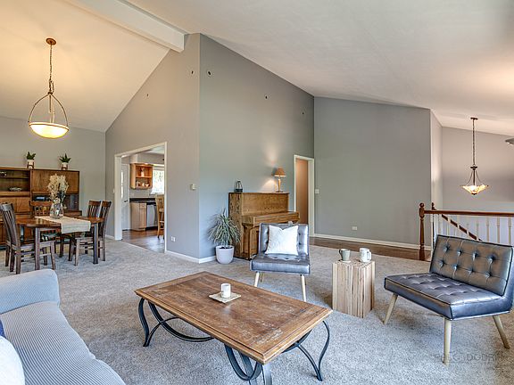 5th image of 505 Lakepoint Dr