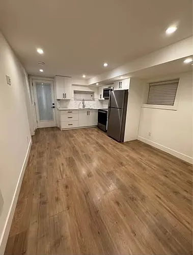 7 Howard Ave N Photo 1