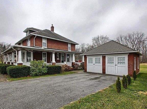 3rd image of 305 Abbottstown St