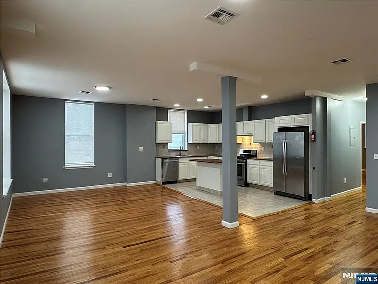610 Devon St — Photo 7