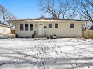 111 Ridge Ln, Geneva, IL 60134