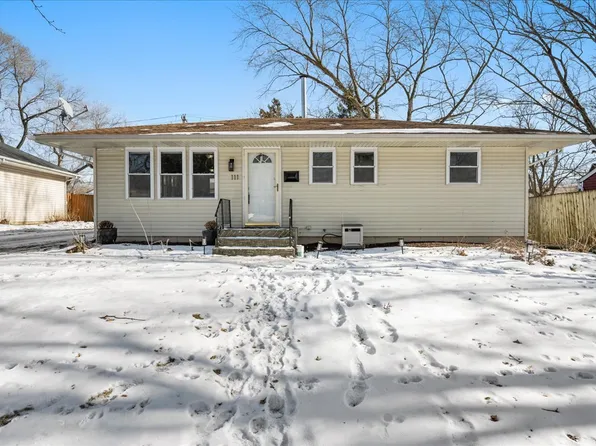 111 Ridge Ln, Geneva, IL 60134