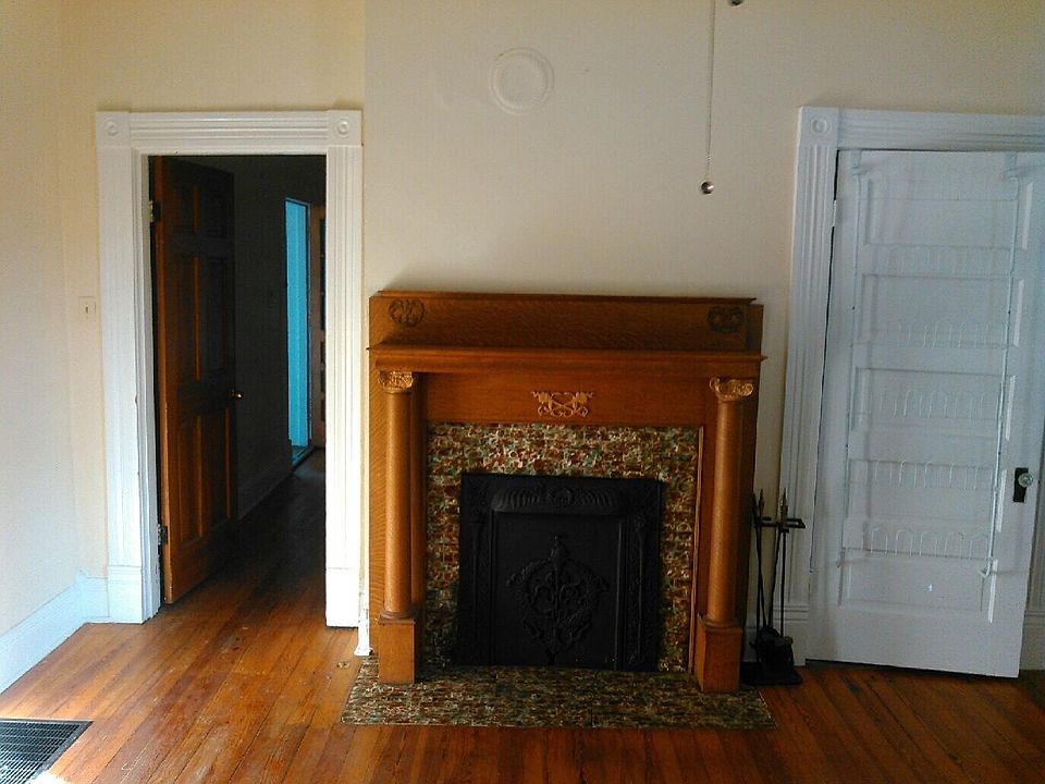 1st image of 371 Woodland Ave