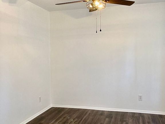 4th image of 618 Elaine St