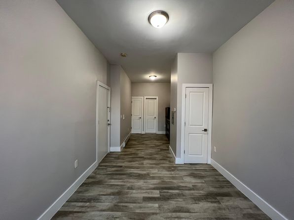 207 Webster Ave APT 2