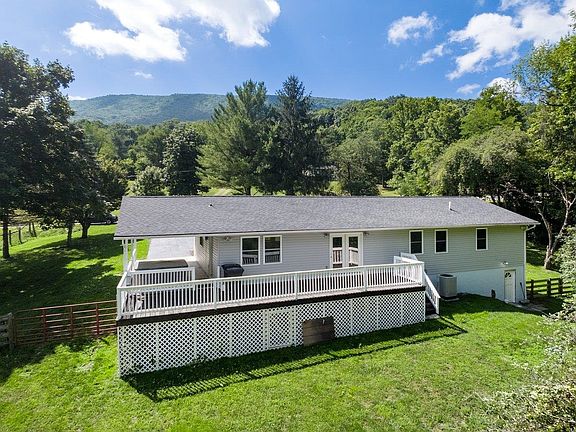 3rd image of 407 Fletchers Mountain Rd