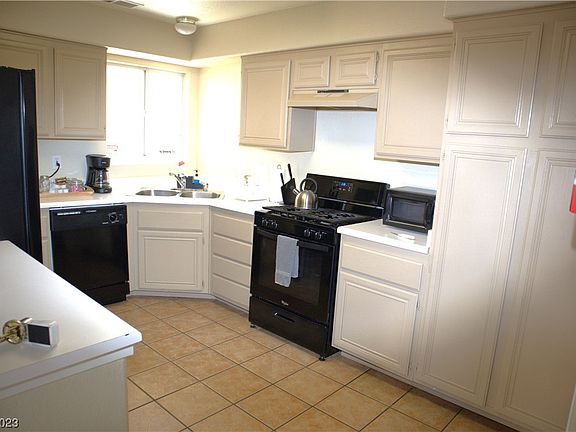 5th image of 4420 Ocean Breeze Ave