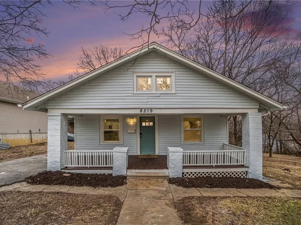 8219 Lydia Ave, Kansas City, MO 64131