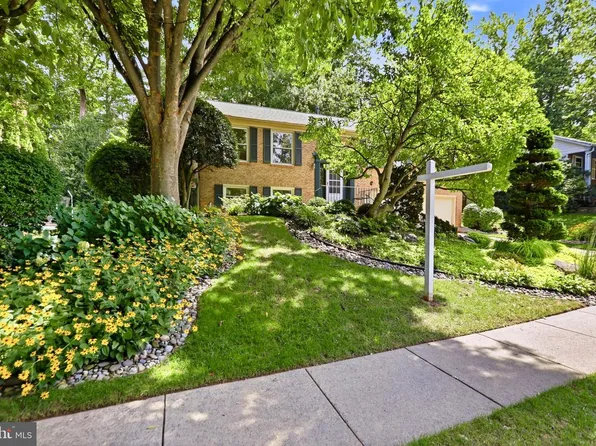 10147 Red Spruce Rd, Fairfax, VA 22032