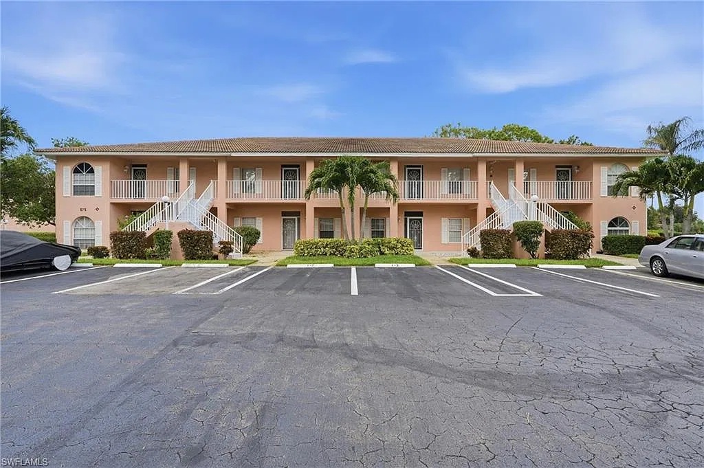 3 bed, 2.0 bath, 1467 sqft, $4,500 — Photo 2
