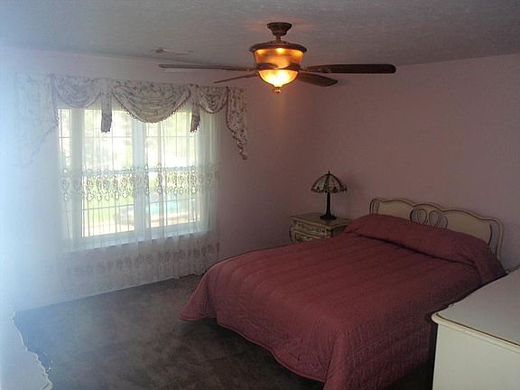 2nd image of 1922 Shadow Forest Dr