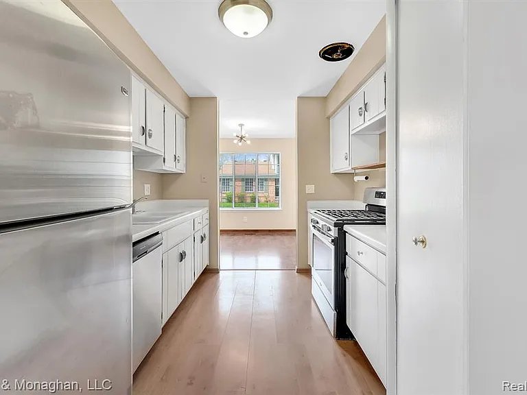 1921 Wickham St — Photo 7